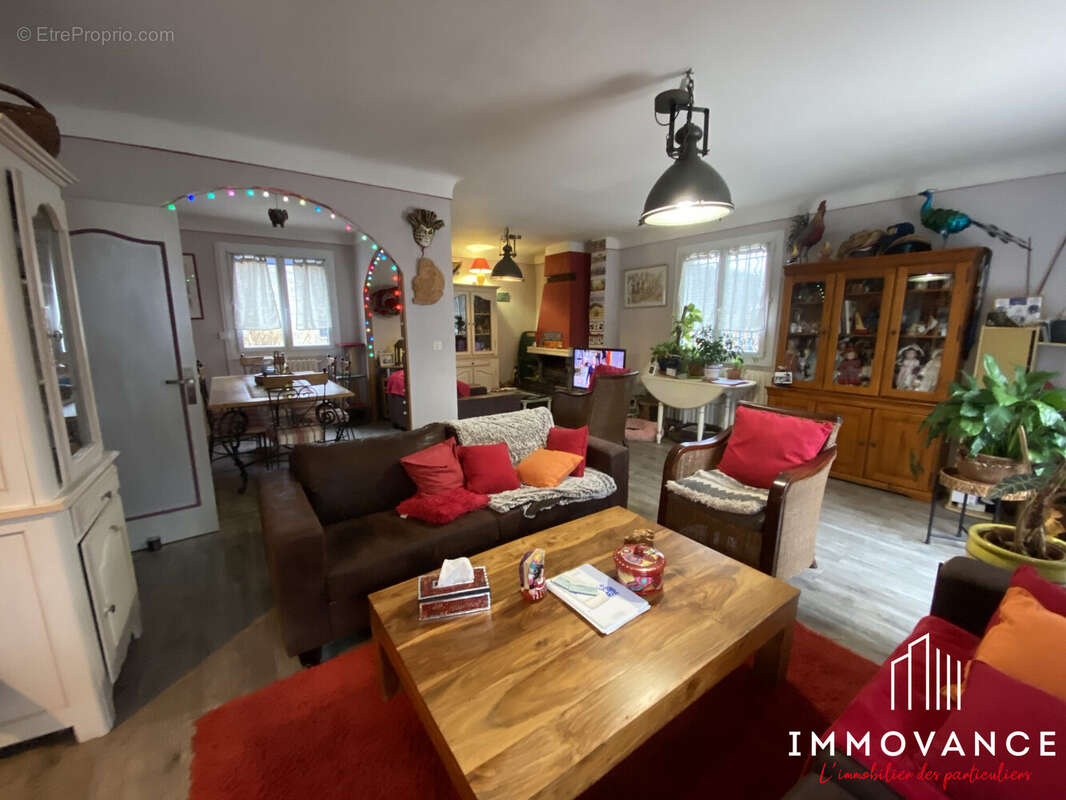 Maison à DURFORT-ET-SAINT-MARTIN-DE-SOSSENAC