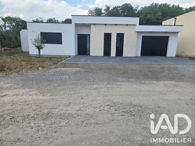 Maison 4 pièces 173 m² · à Montoy-Flanville · 173 m² · 465 000 €