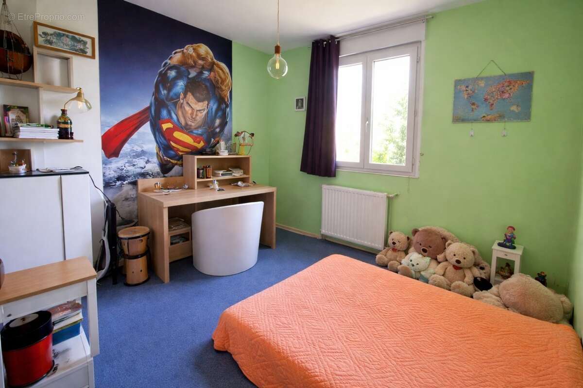 Maison familiale 140M2 ,4 Chambres ,terrain ,proche centre ville - photo 8