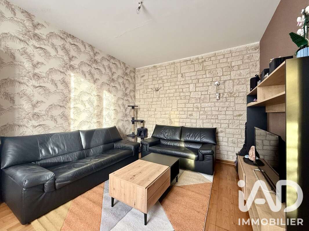 Appartement 101 m² à Golbey  - photo 6