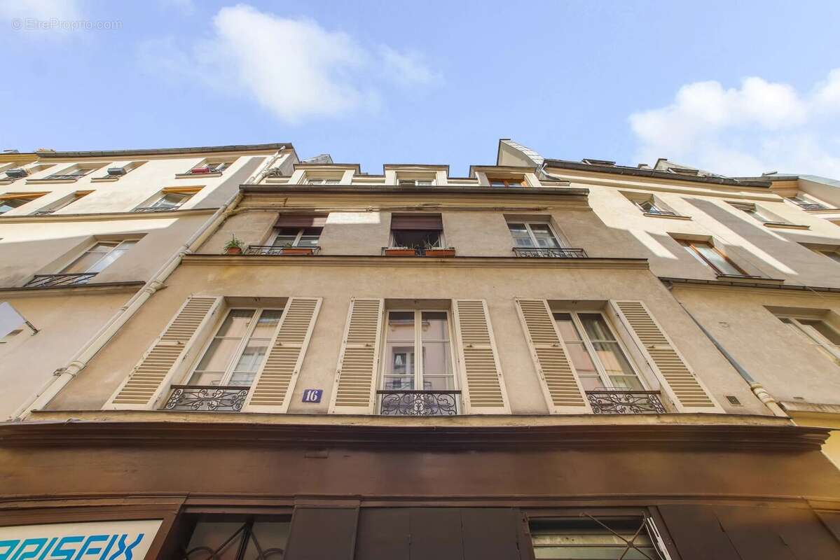 Appartement à PARIS-3E