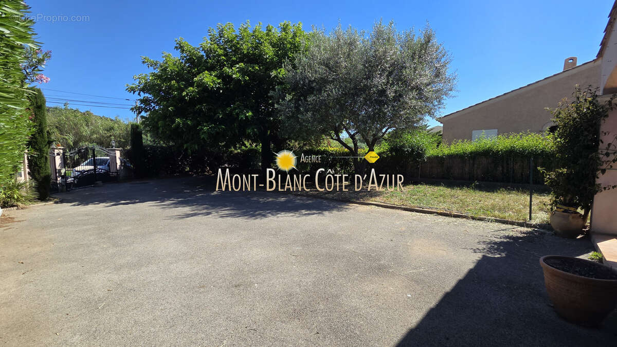 Villa 3 chambres 100 m2 terrain 824 m2 proche centre et plage - photo 22