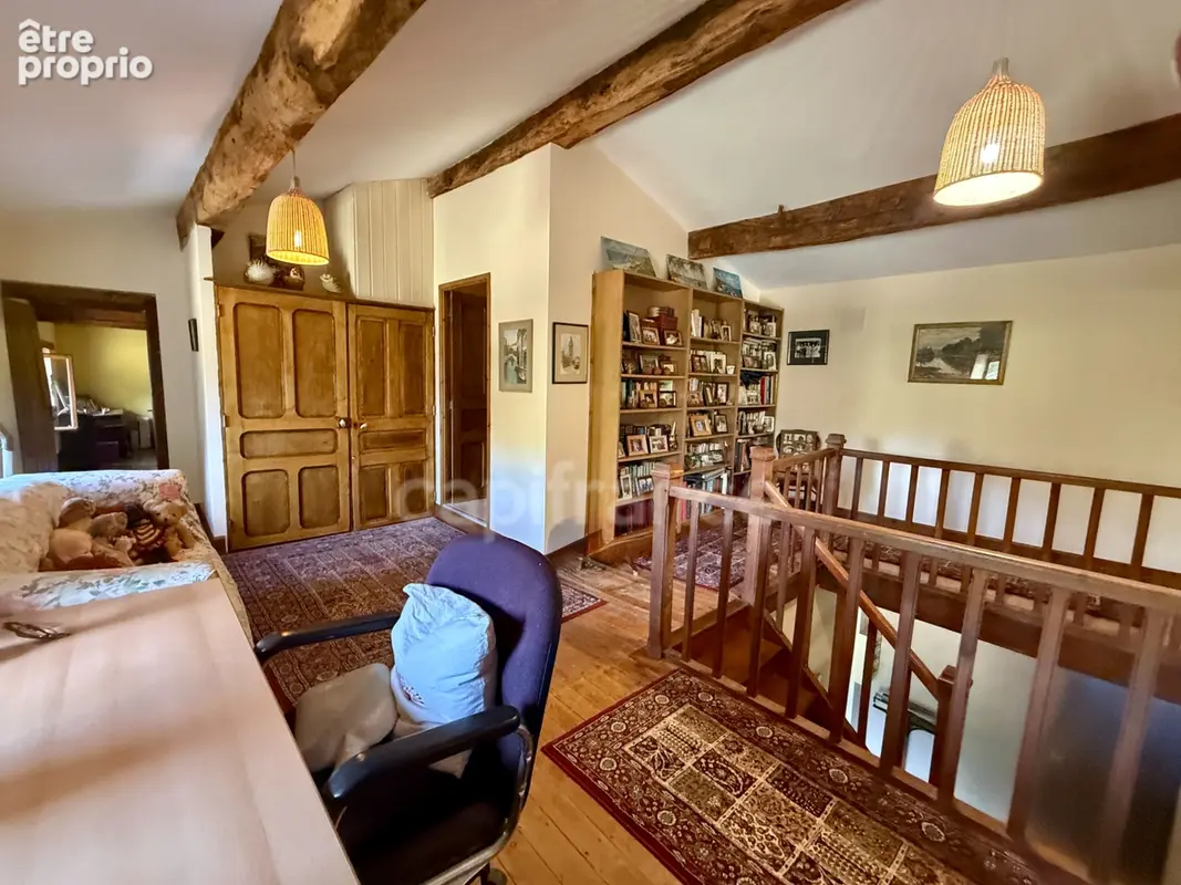 Maison de caractère avec piscine et nombreuses dépendances dans un environnement paisible - photo 8