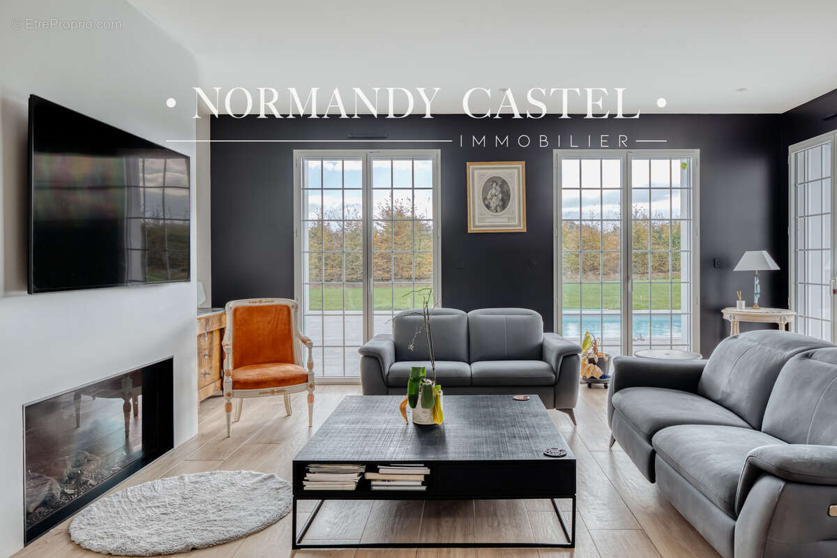 Maison à SAINT-ETIENNE-LA-THILLAYE