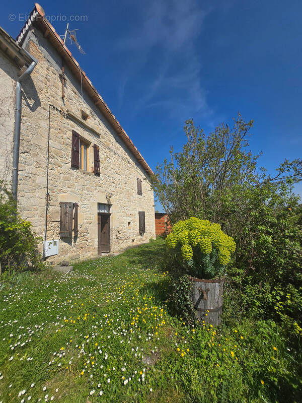 Maison à CAHUZAC-SUR-VERE