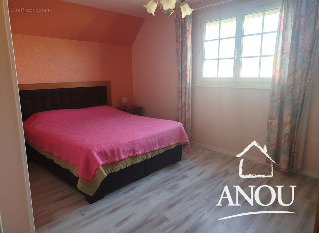 Maison à SAINT-DENIS-LES-PONTS