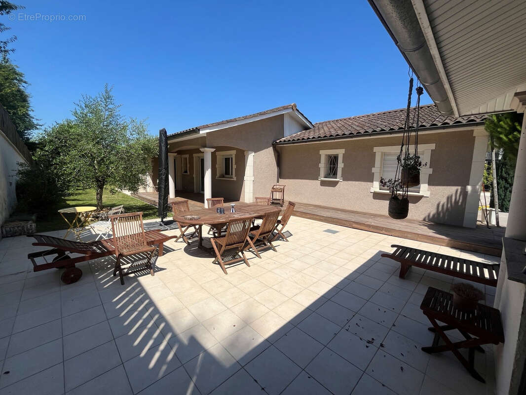 Maison à JASSANS-RIOTTIER