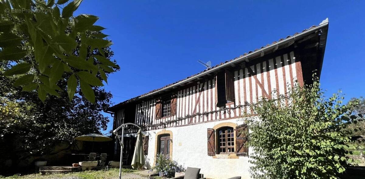 Maison à SAINT-OST