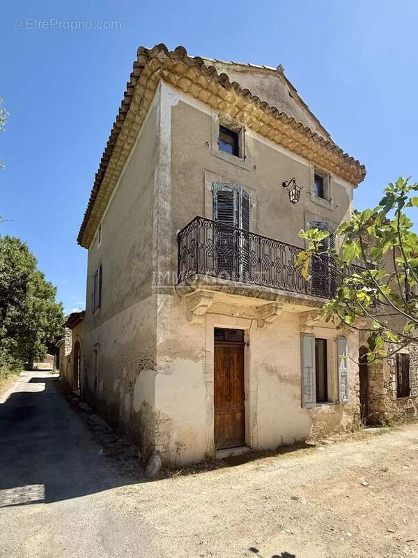Maison à SAINT-SATURNIN-LES-APT