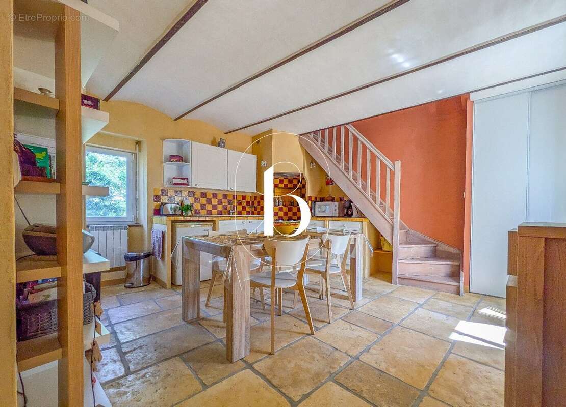Maison 87 m² à Saint-Ambroix  - photo 3