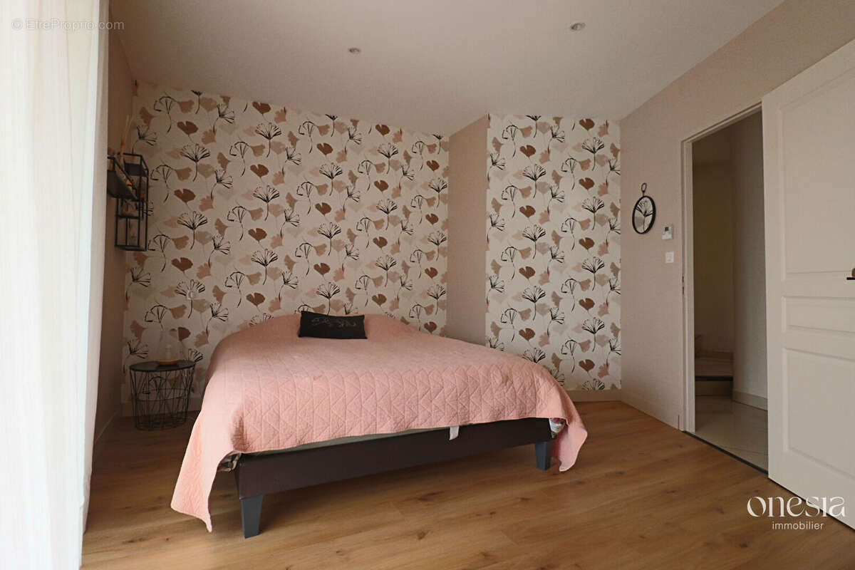 Maison 167 m² à Lescar  - photo 8