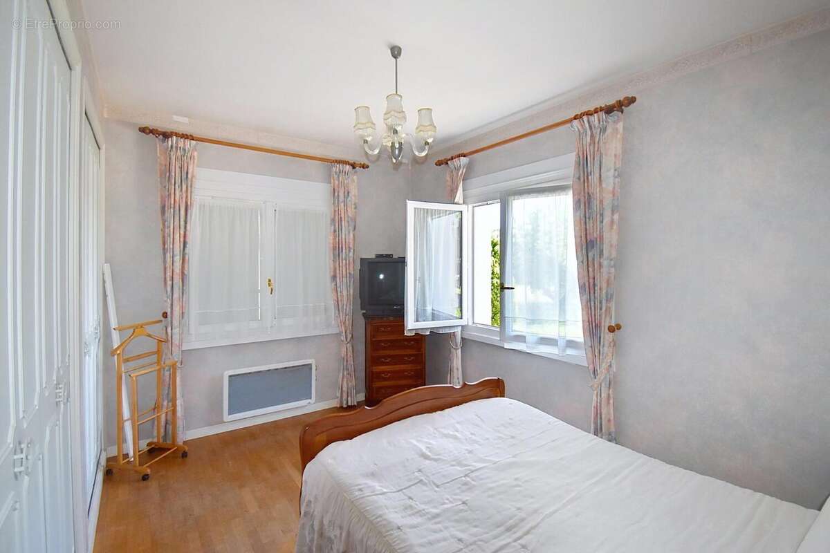 Maison 102 m² à Mas-Grenier  - photo 8