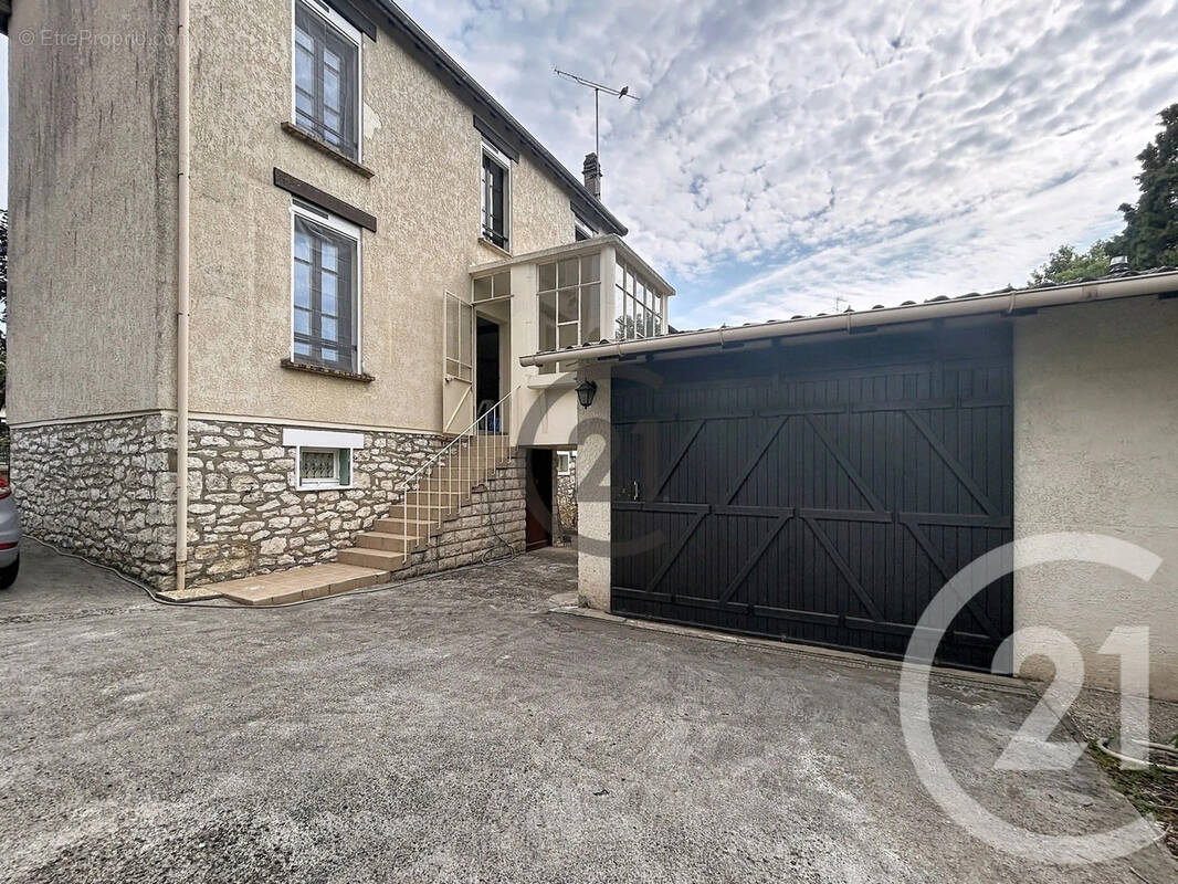 Maison à VARENNES-SUR-SEINE