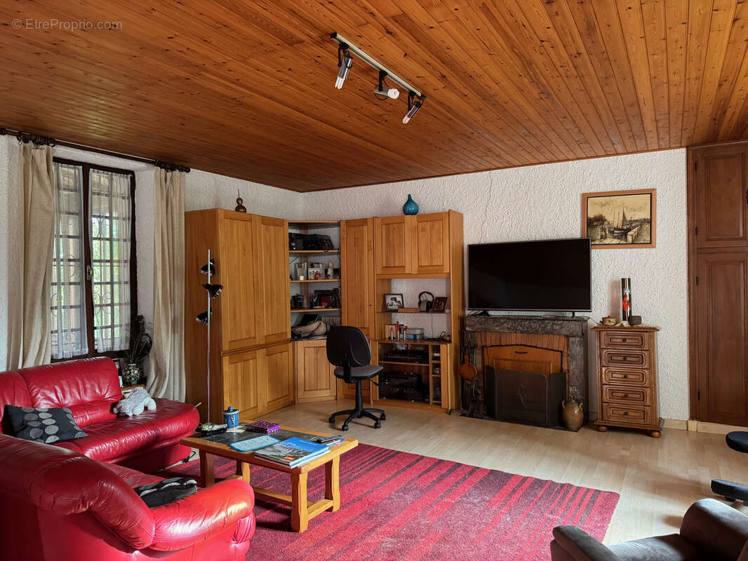 Maison à LA CHAPELLE-THEMER