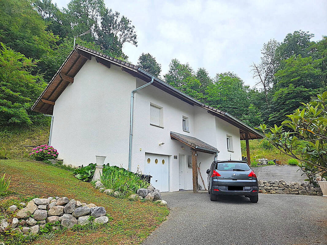 Maison à SERRIERES-EN-CHAUTAGNE