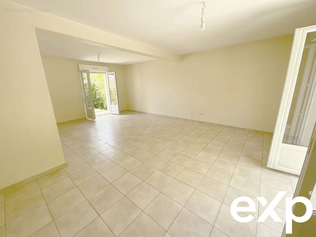 Maison à SAINT-JULIEN-LES-VILLAS