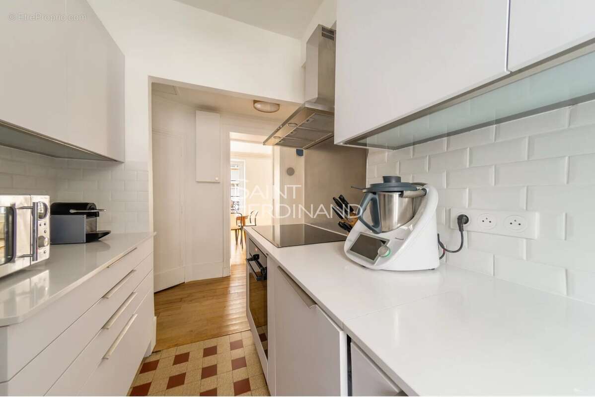 Appartement à PARIS-17E