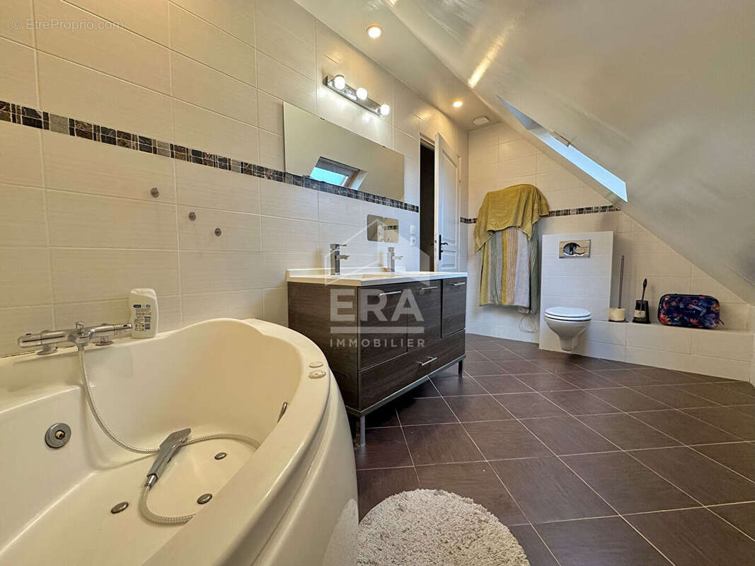 Maison à GUIGNEVILLE-SUR-ESSONNE