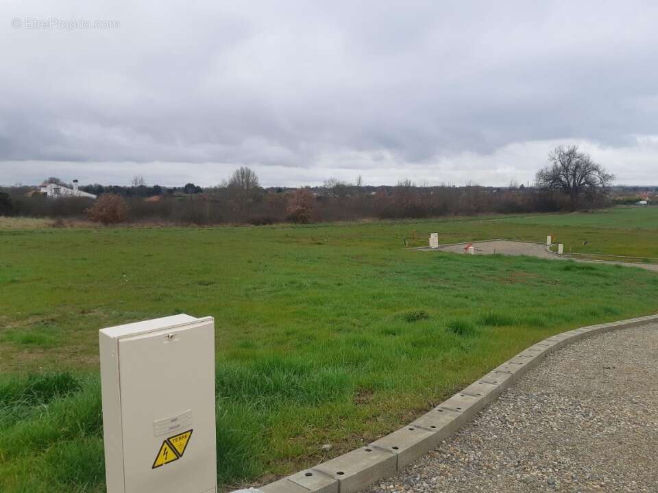 Terrain 541 m² à Launaguet  - photo 3