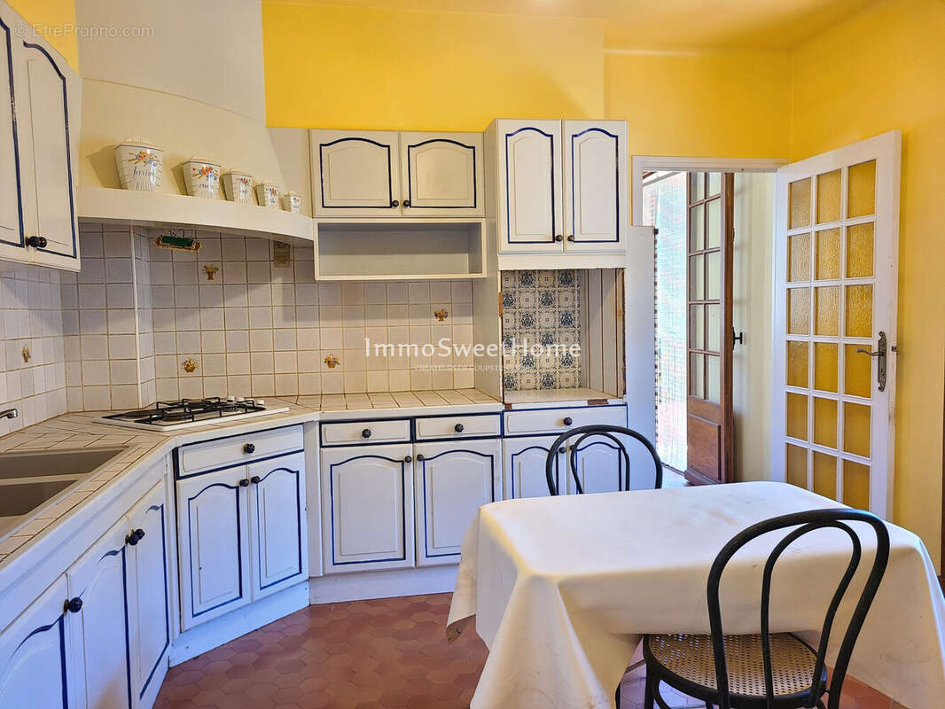 Maison à SAINT-FERREOL-TRENTE-PAS