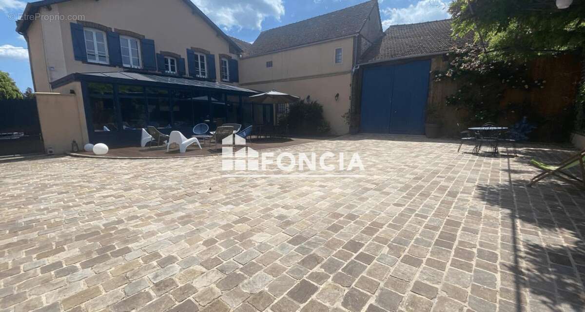 Maison à CHATEAUNEUF-EN-THYMERAIS