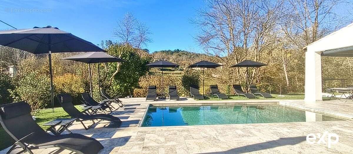 Maison à ROQUEFORT-LES-PINS