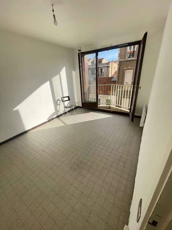 Appartement à MARSEILLE-5E