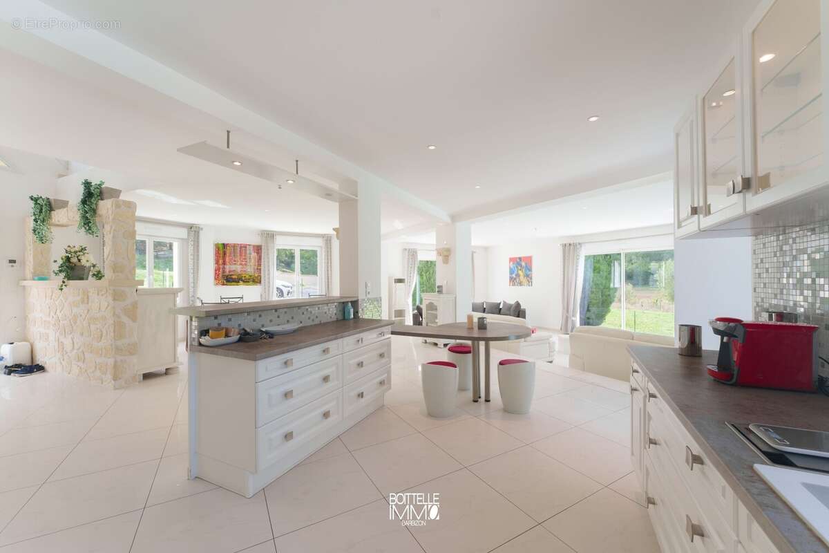 Maison à SAINT-PIERRE-LES-NEMOURS