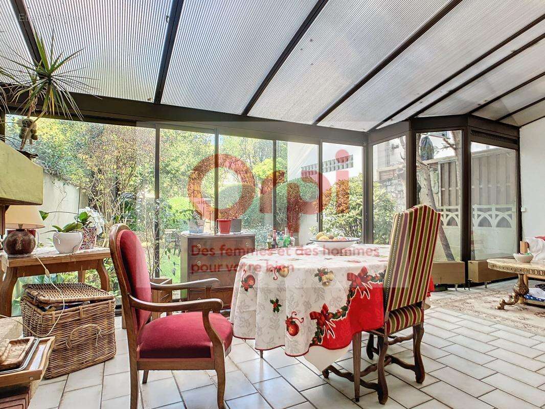 Maison à ISSY-LES-MOULINEAUX