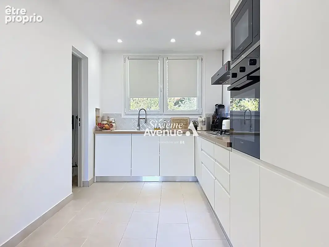 A vendre - Appartement rénové à Grasse 2 pièces de 51.25 m² avec parking couvert et grande cave - photo 5