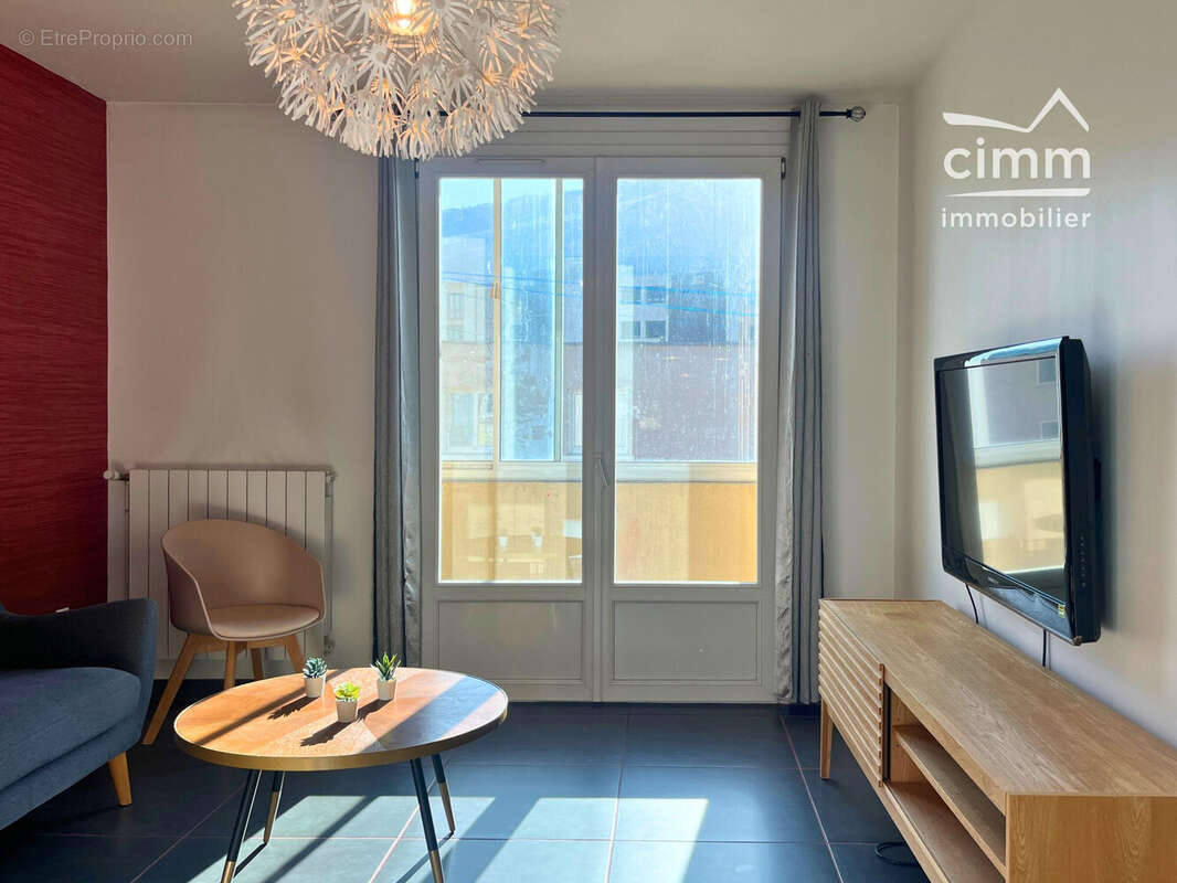 Appartement 63 m² à Fontaine  - photo 5