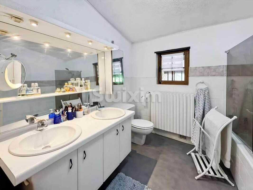 Maison à MONTELIMAR