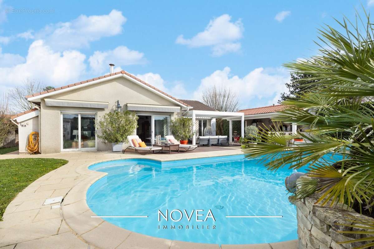 Maison à CAILLOUX-SUR-FONTAINES