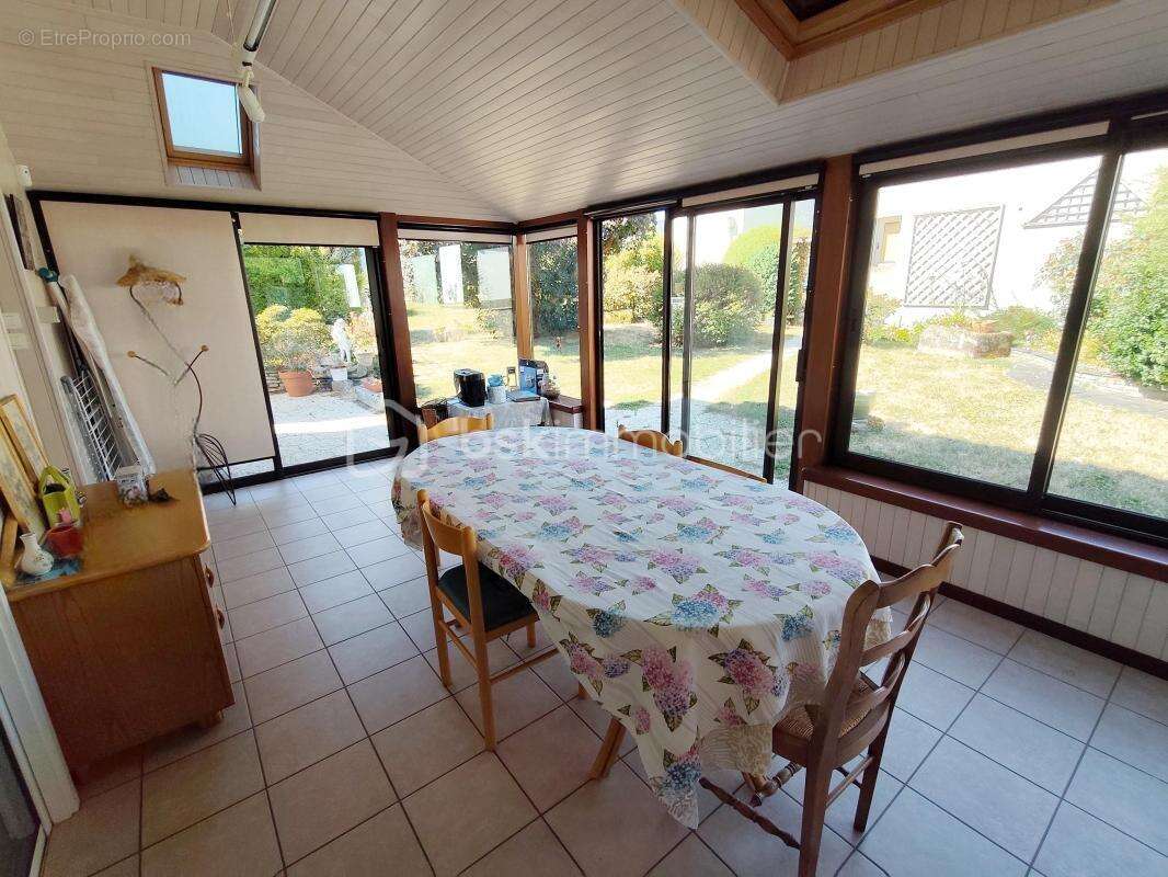 Maison spacieuse avec triple parking - Un havre de tranquillité à découvrir - photo 3