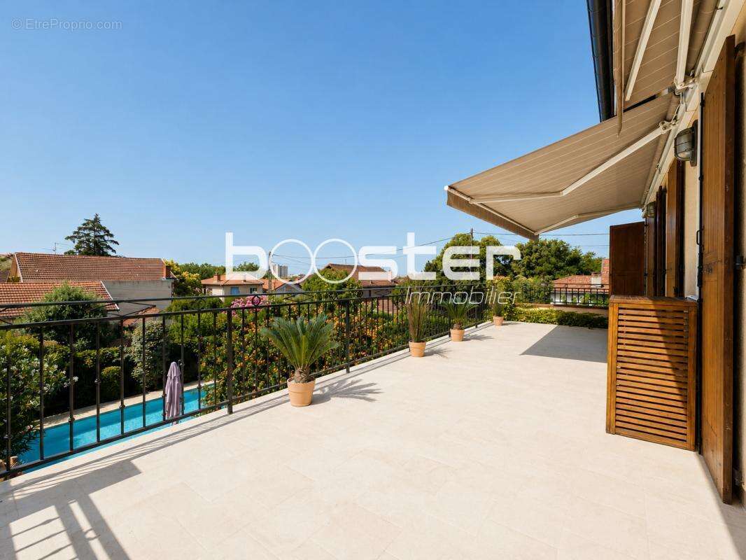Cœur Côte Pavée – Belle maison familiale 5 chambres avec jardin & piscine - photo 9
