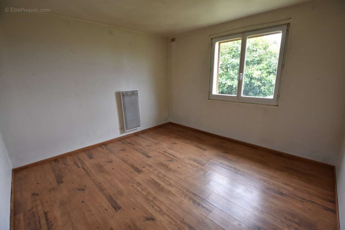 Maison à vendre 5 pièces ISSY L'EVEQUE (71) - photo 5