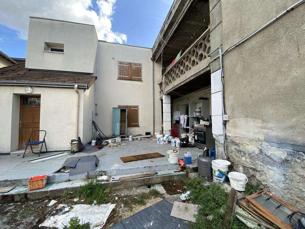 Maison à BONNIERES-SUR-SEINE