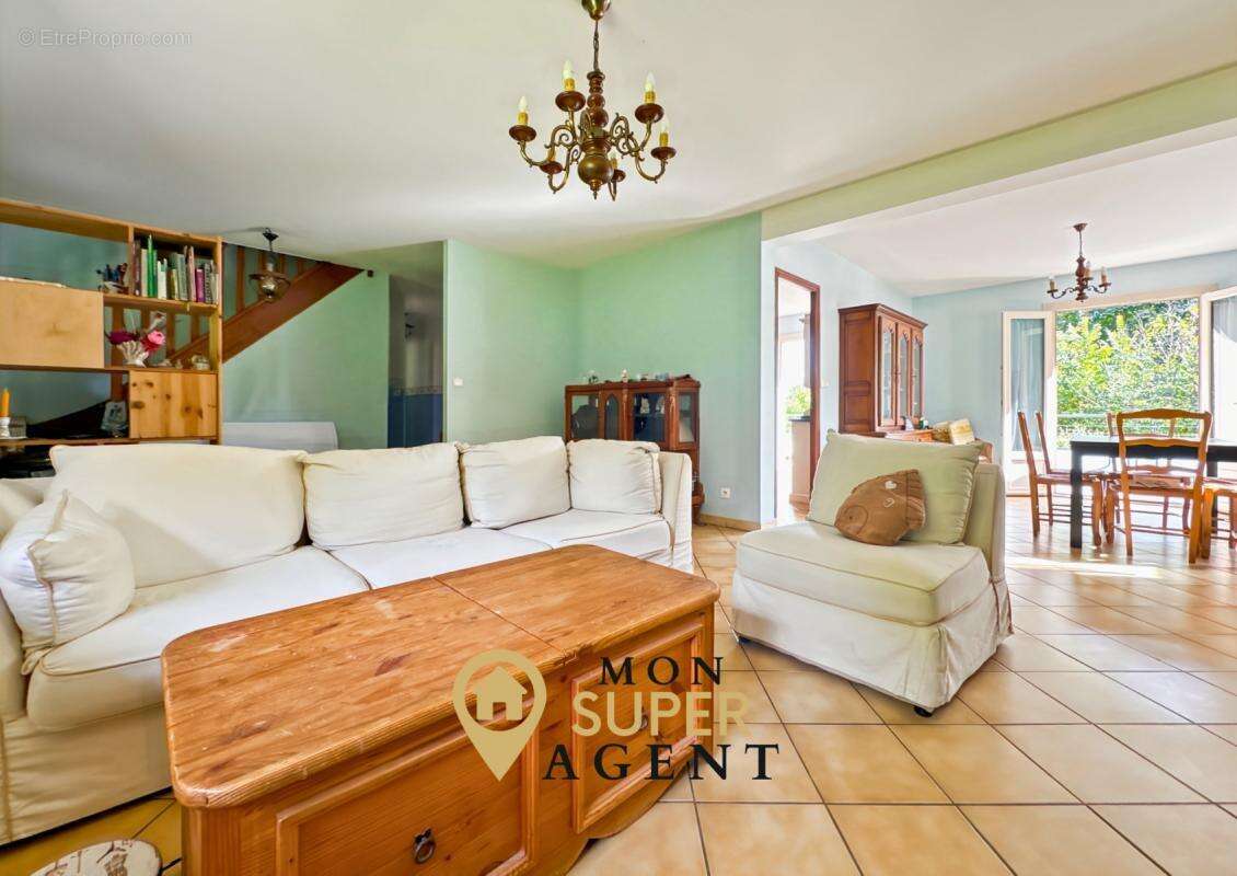 Maison à LE MEE-SUR-SEINE