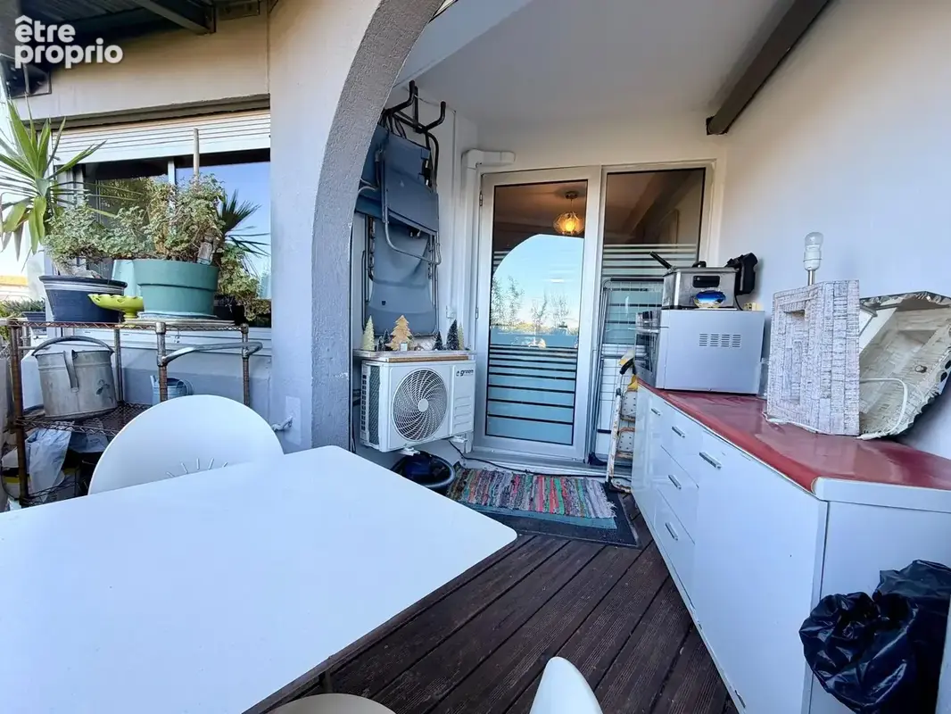 Grand studio de 31.00m2 en RDC avec vue mer latérale - LE GRAU DU ROI - photo 10