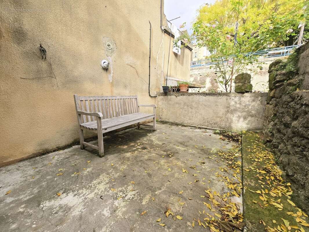 Maison à SAINT-QUENTIN-LA-POTERIE