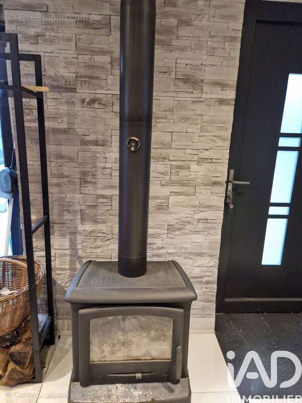Maison 70 m² à Saint-Martin-De-Bienfaite-La-Cressonniere  - photo 2