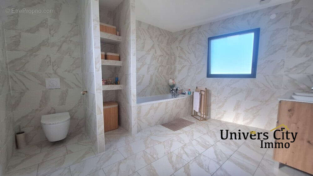 Maison 132 m² à La Chapelle-Sur-Erdre  - photo 6