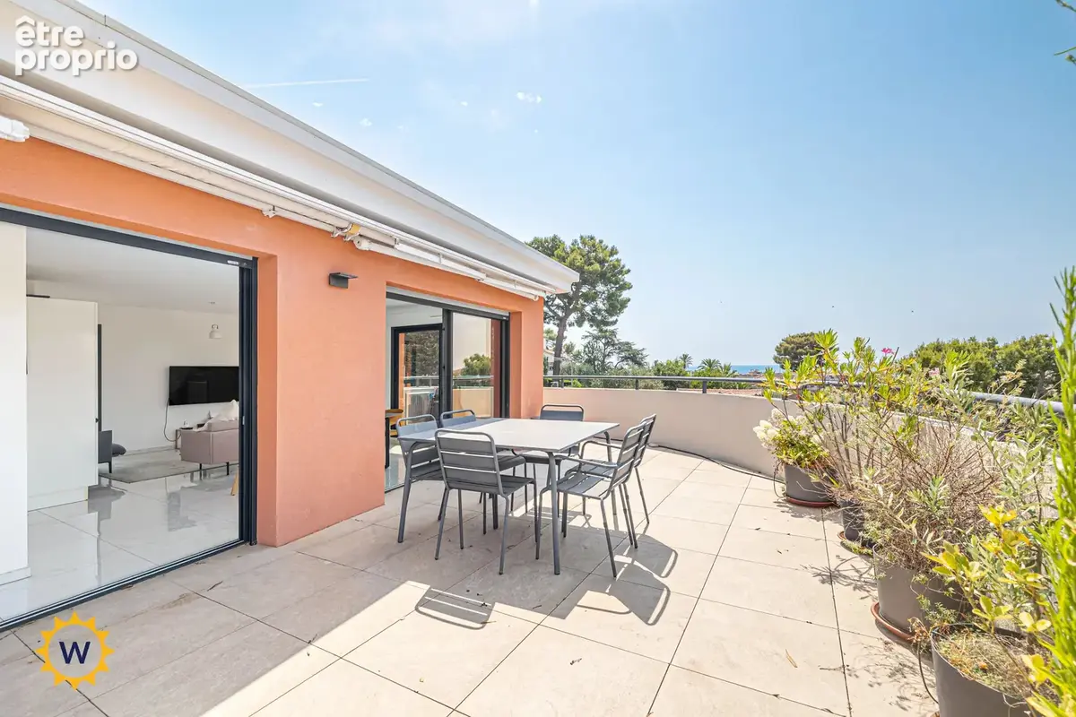 Nice Ouest – Appartement-villa d’exception avec terrasse de 55 m², vue mer et collines - photo 4