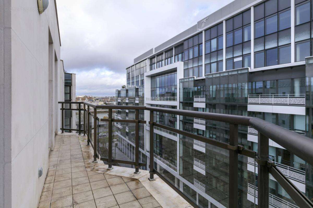 Appartement à LEVALLOIS-PERRET
