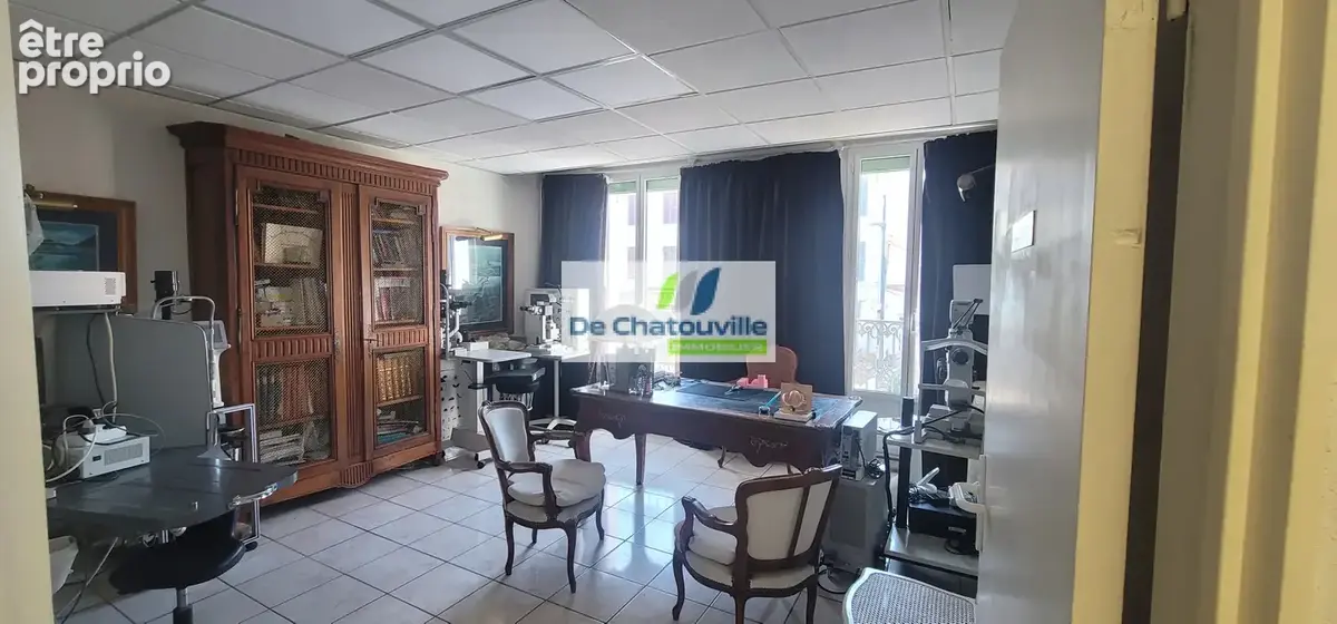 Six-fours    local professionnel + appartement   137,74 m2 - photo 5