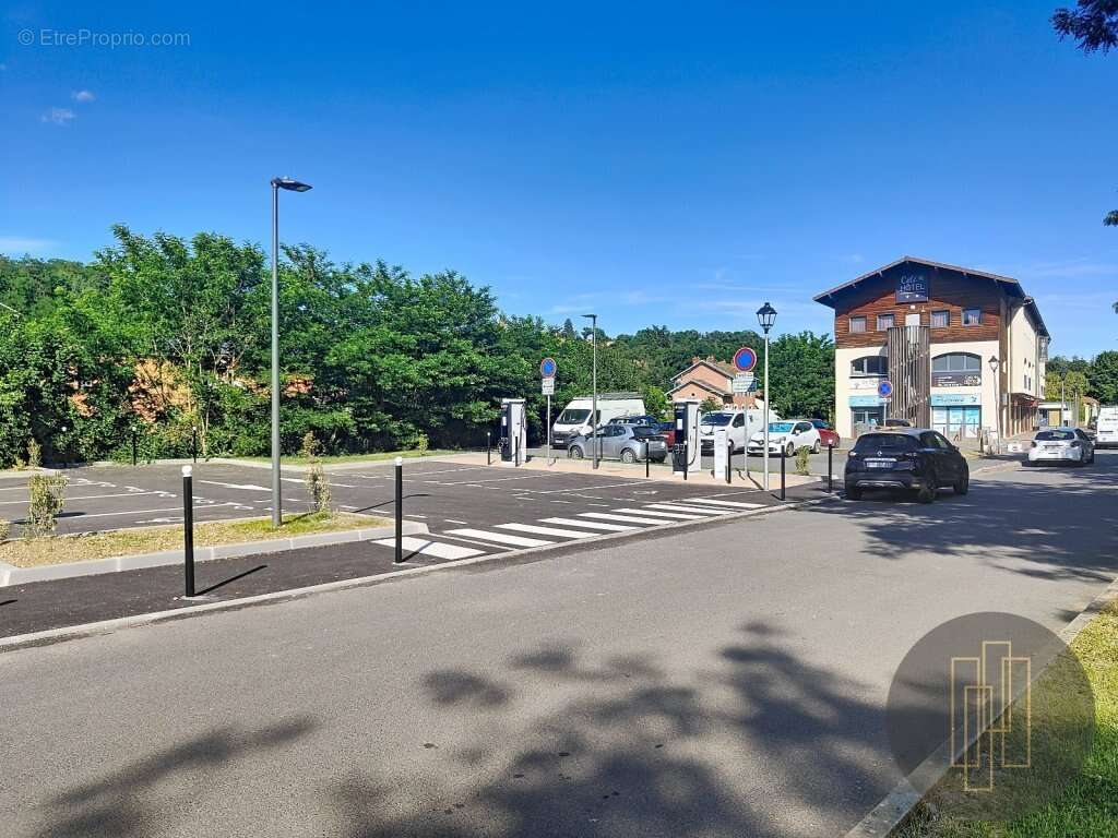 Commerce à LEGNY