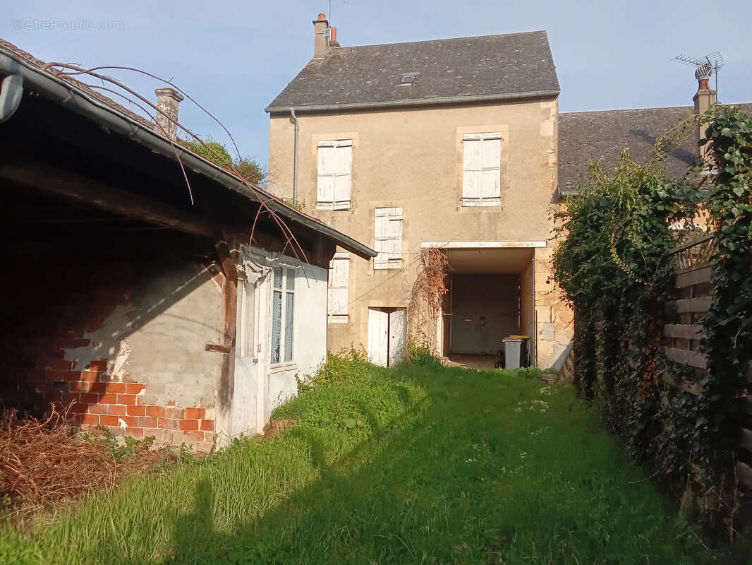 Maison à NERONDES