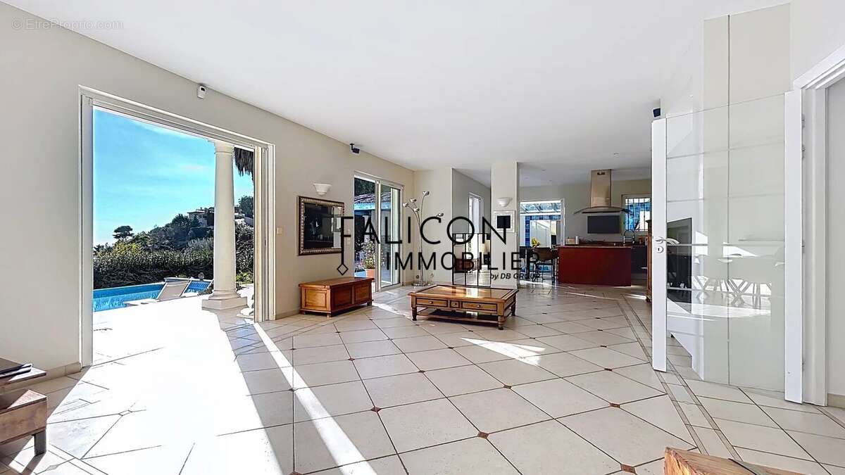 Superbe Villa d'Architecte dans un Domaine Privé sur les Hauteurs de Falicon - photo 16