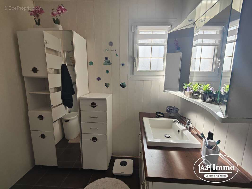 Maison à LA HAYE-MALHERBE