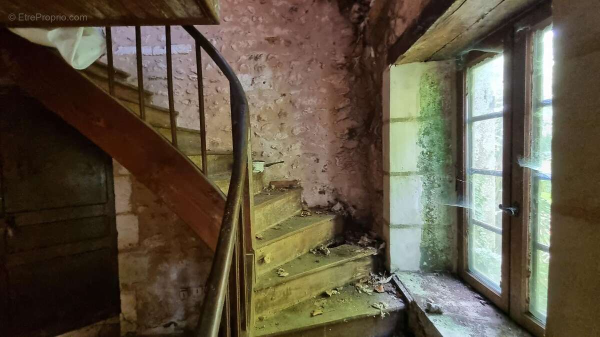 Maison à SAINT-AMAND-DE-VERGT